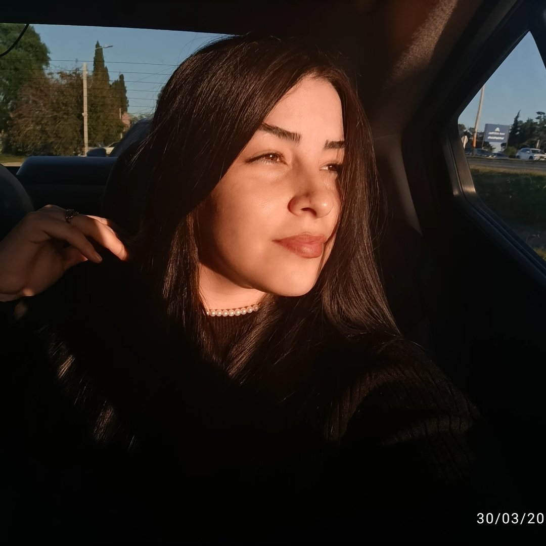 Gabriela R.