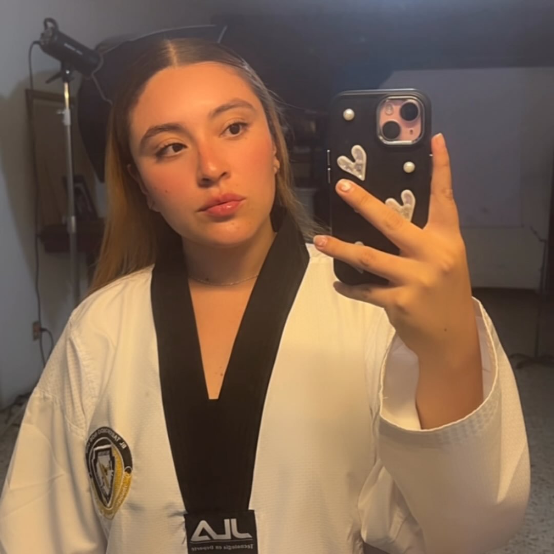 América V., Fitness creator from Mexico