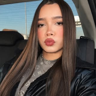 ashley flores, Beauty creator from Chile