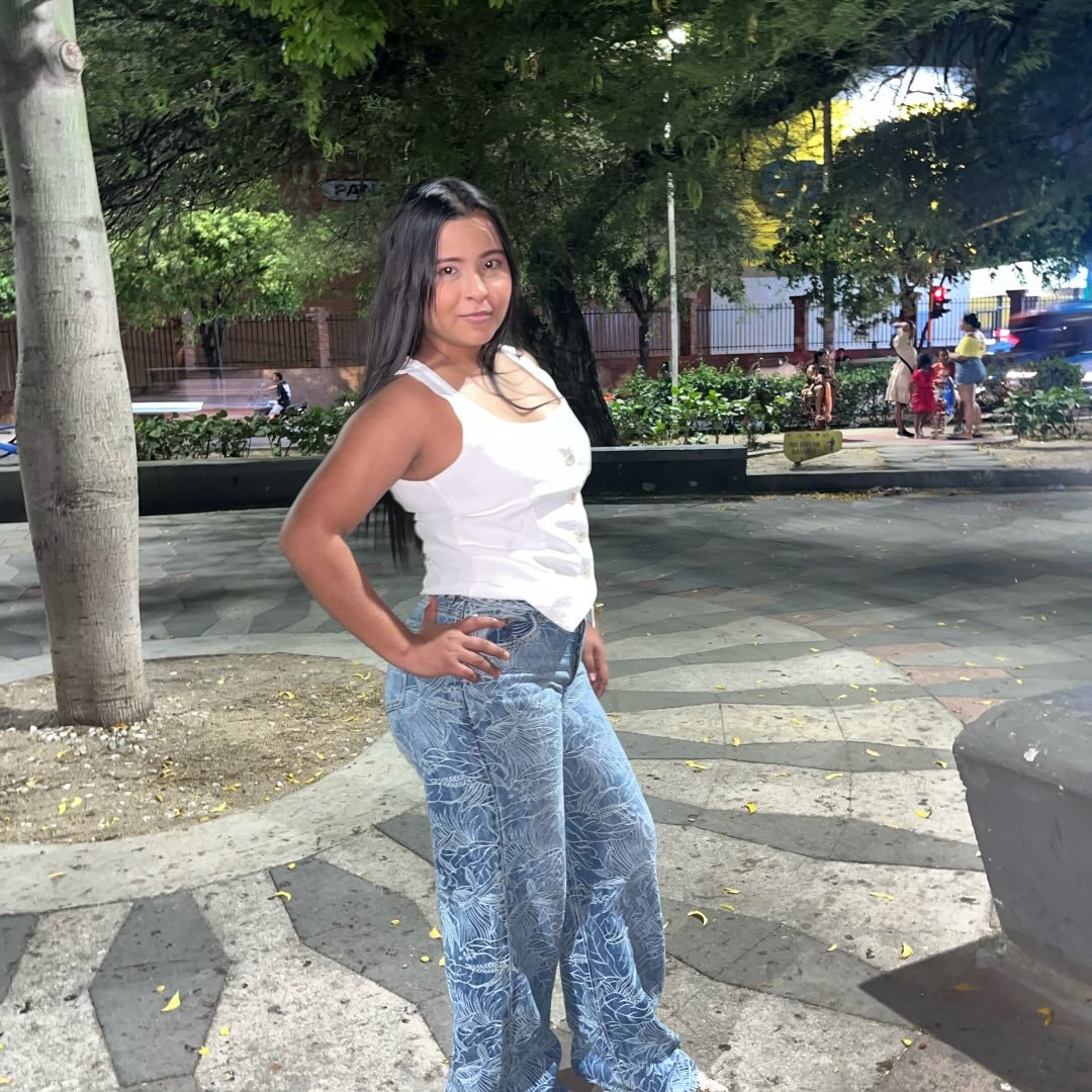 Eliana R., Beauty creator from Colombia