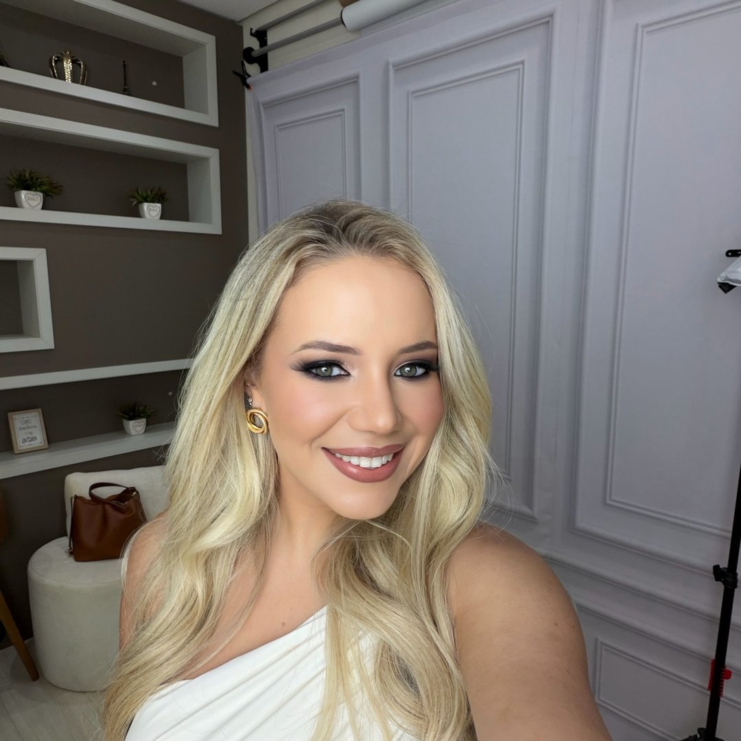 Marnia L., UGC creator in Brazil