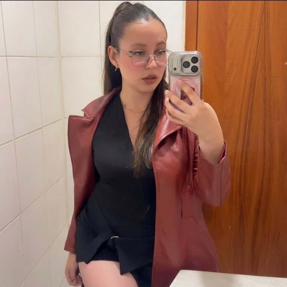 LESLY F. — UGC creator profile photo
