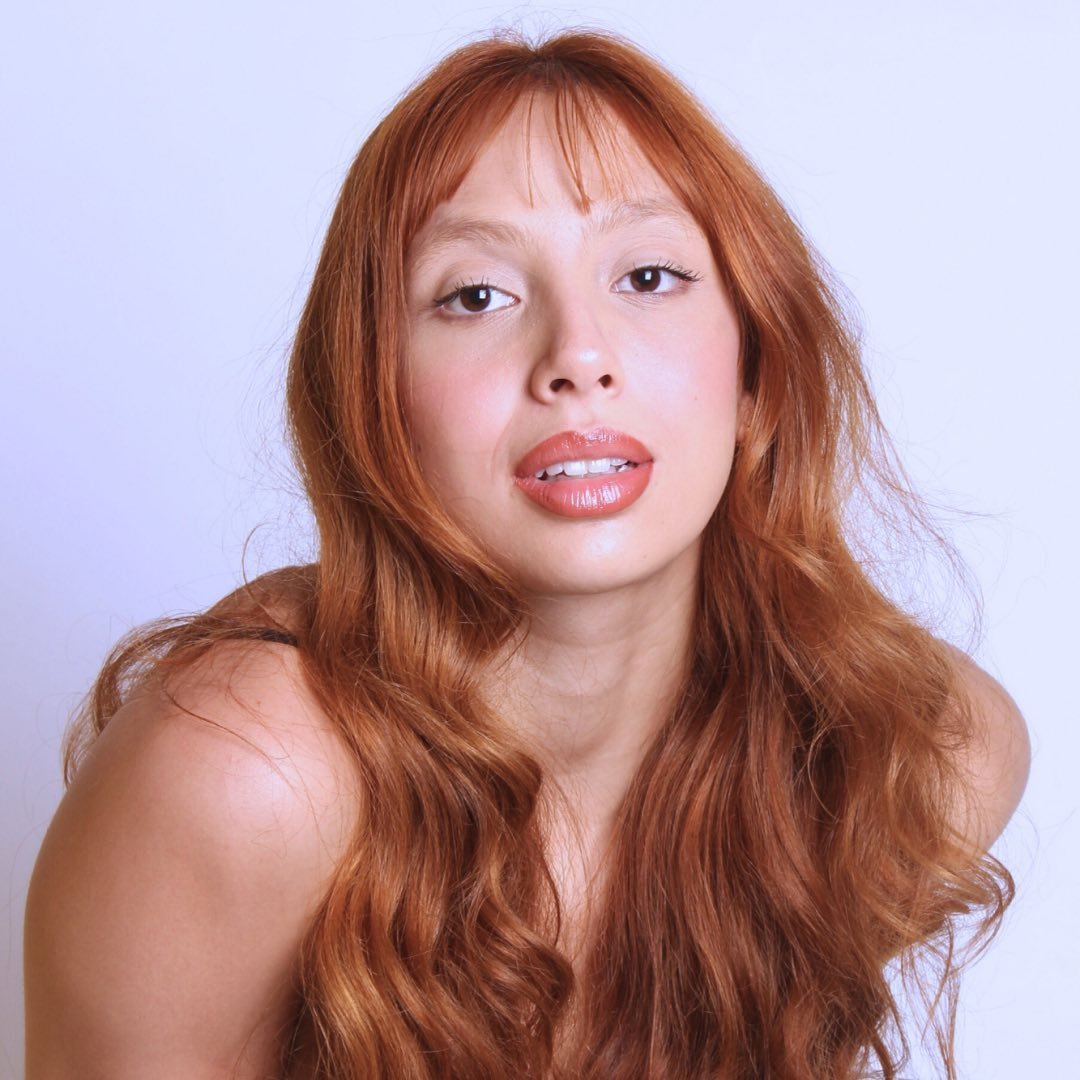 Ana V., Beauty creator from Brazil