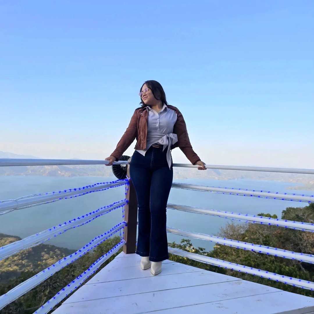 Gabriela G., UGC creator in El Salvador