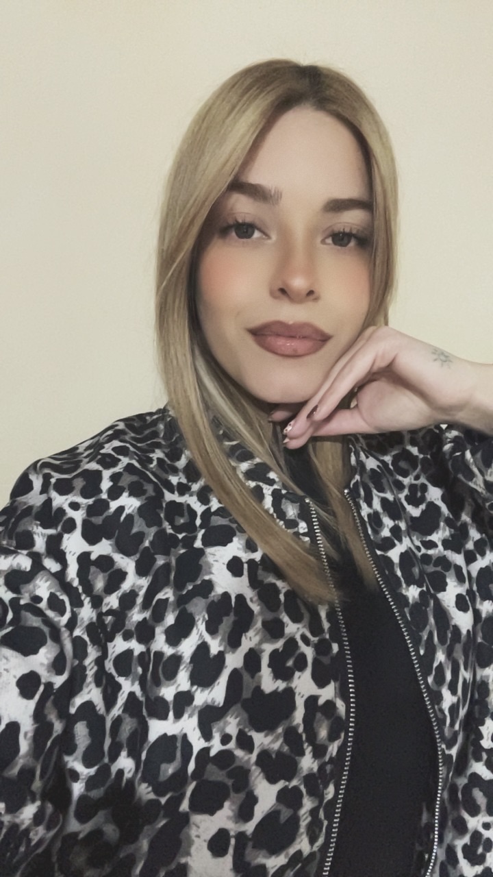 Sol M., Beauty creator from Uruguay
