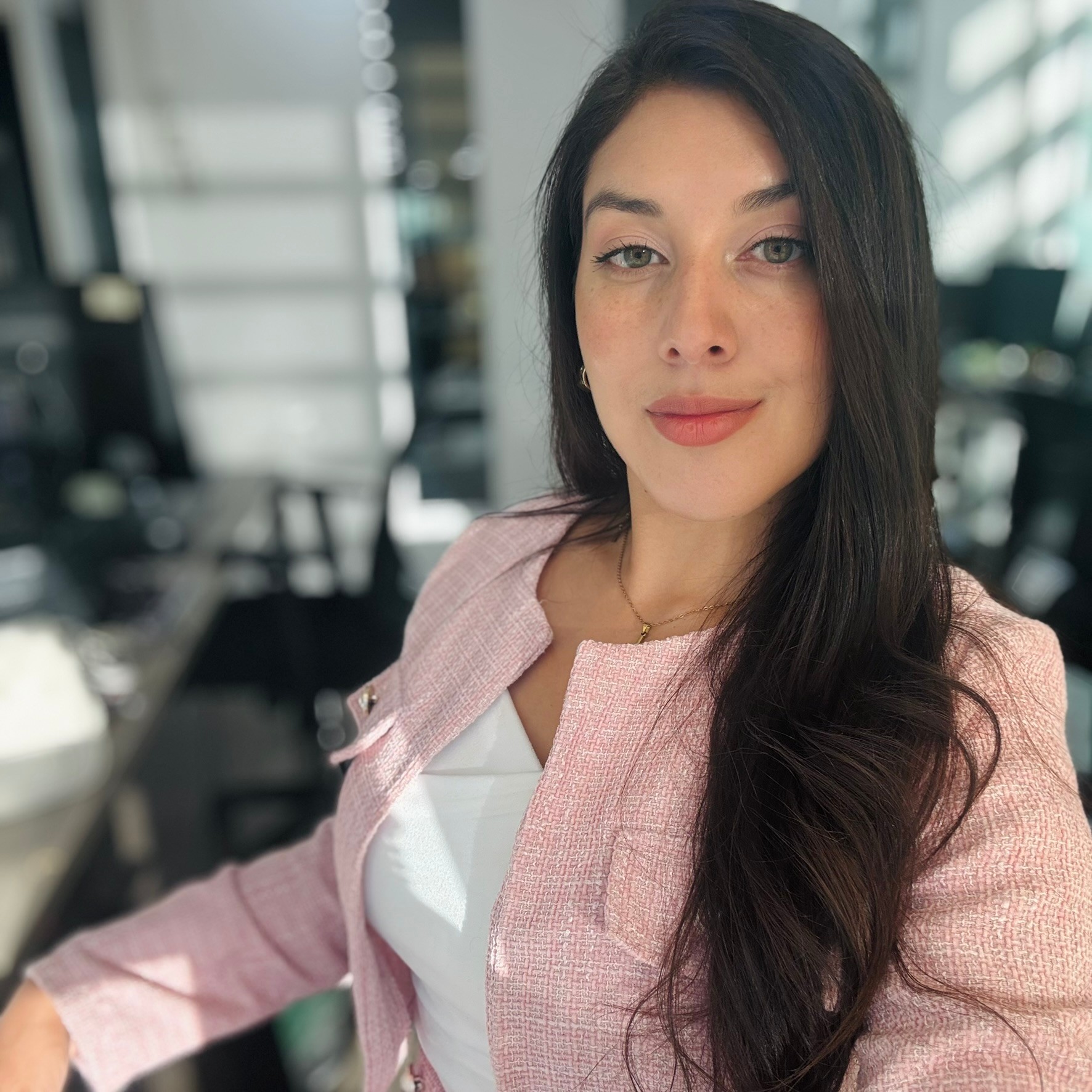 Vanessa V., UGC creator in Chile