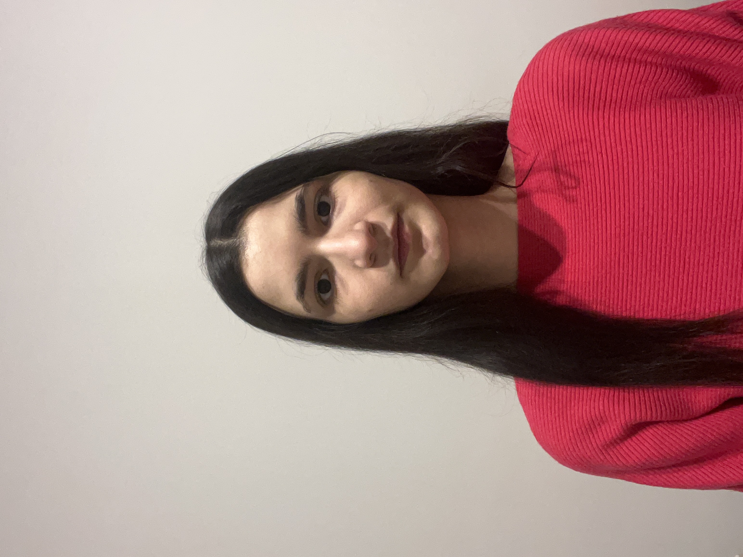 abril c. — UGC Creator for Entertainment — photo 1