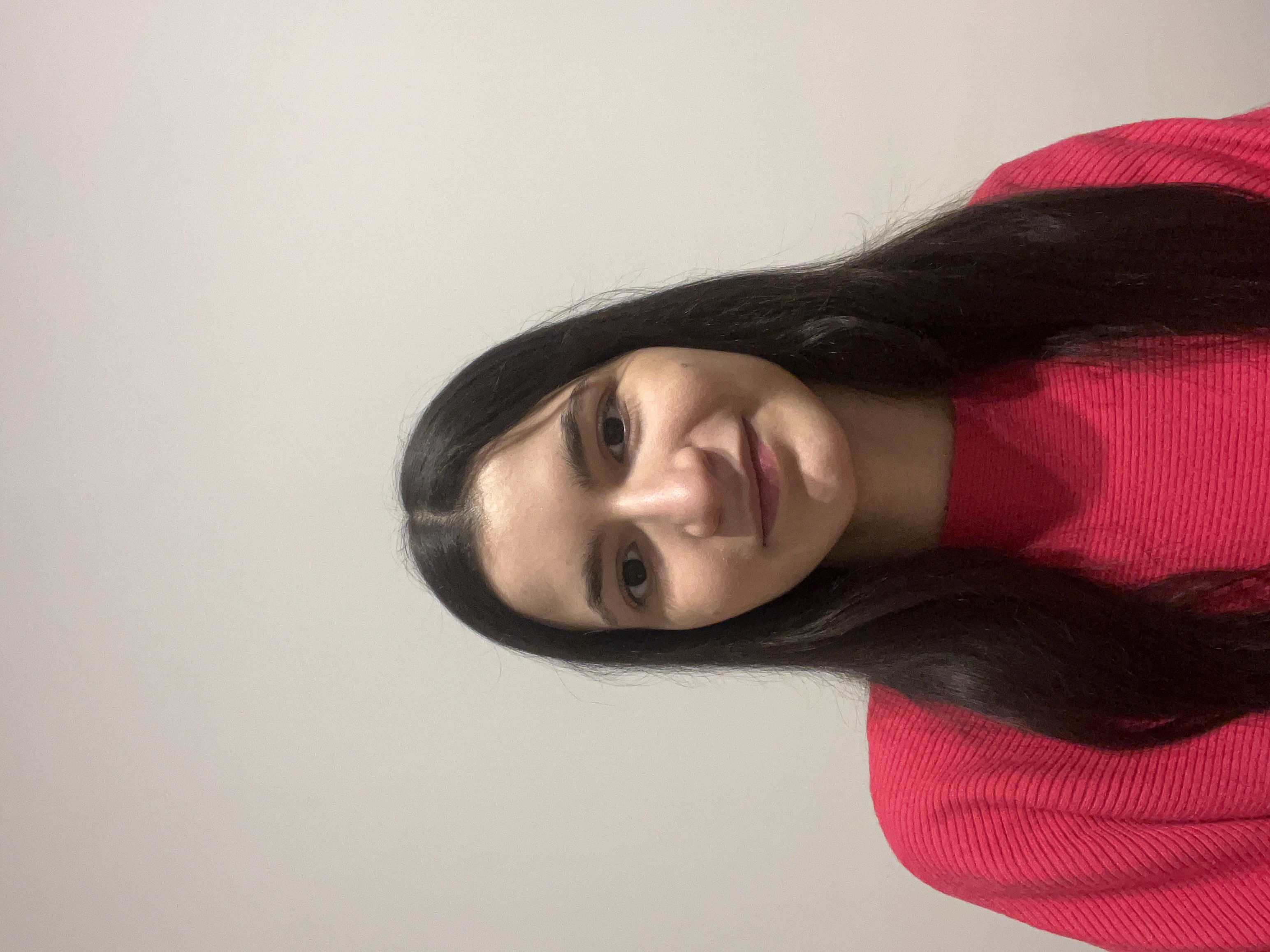 abril c. — UGC Creator for Entertainment — photo 3