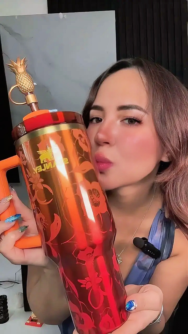 Stanley x Karol G | Limited Edition UGC