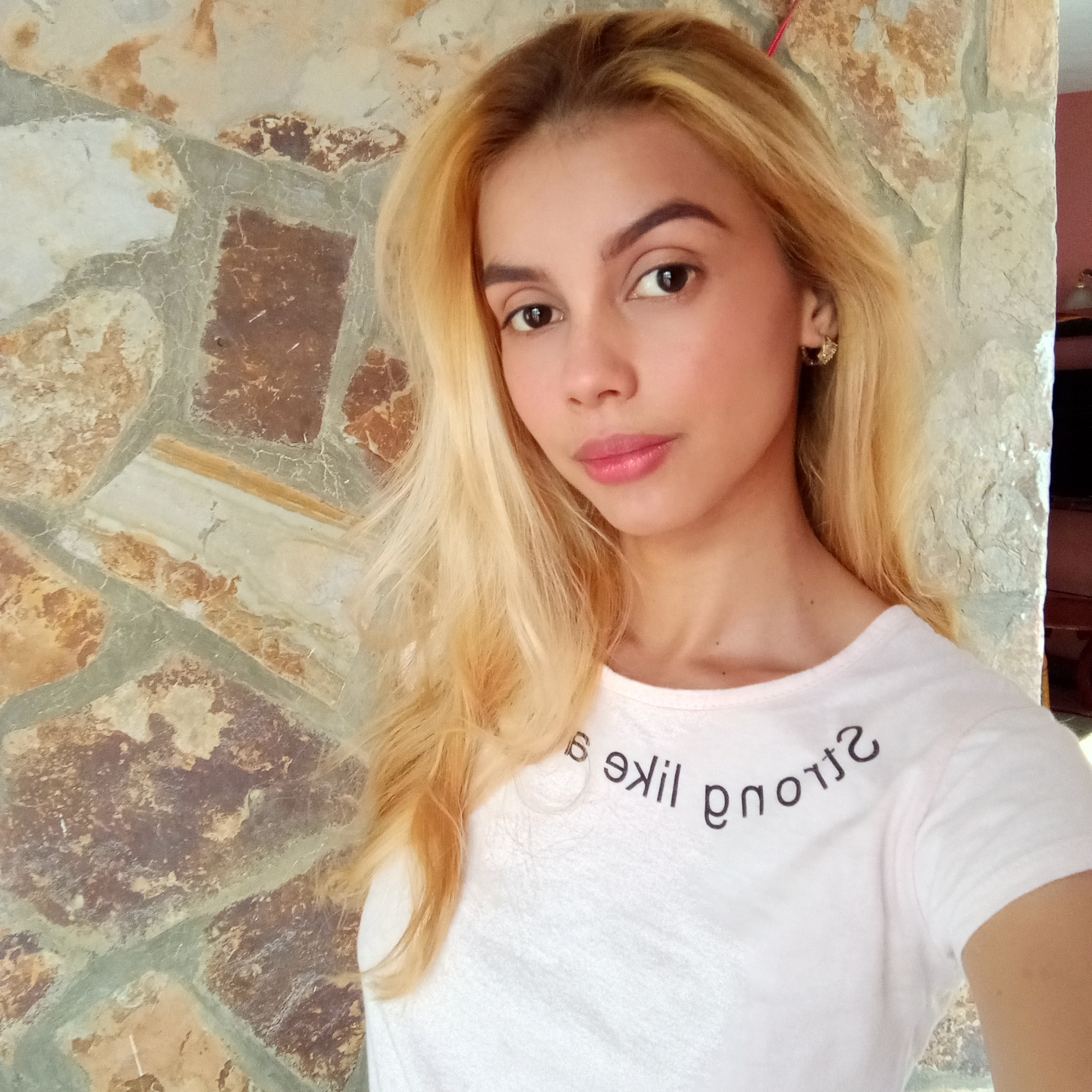 Dionela P., UGC creator in Venezuela