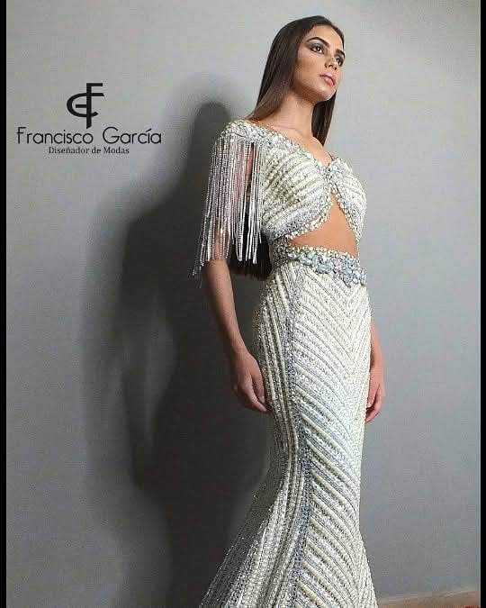 Dionela P. — Affiliate / Influencer for Beauty — photo 3