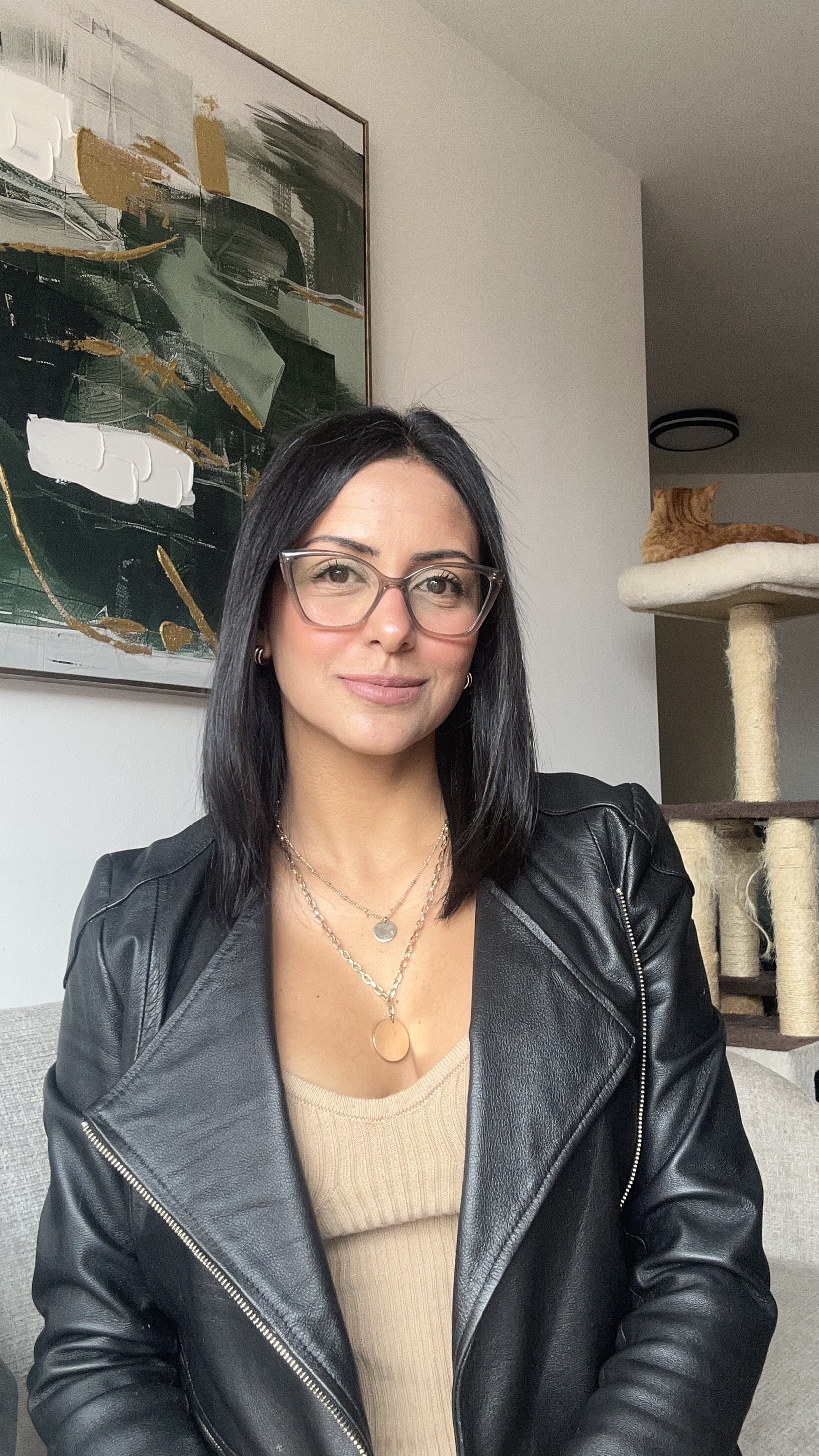 Mariana F. — UGC Creator in Colombia — Health & Beauty content — photo 2