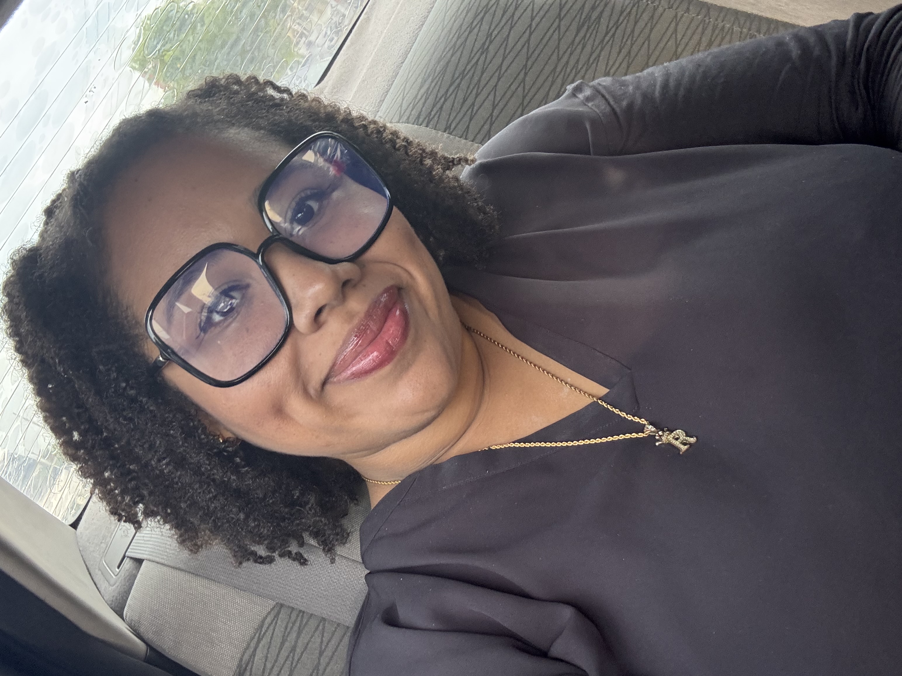 Rebeca A. — UGC Creator in Panama — Beauty content — photo 3