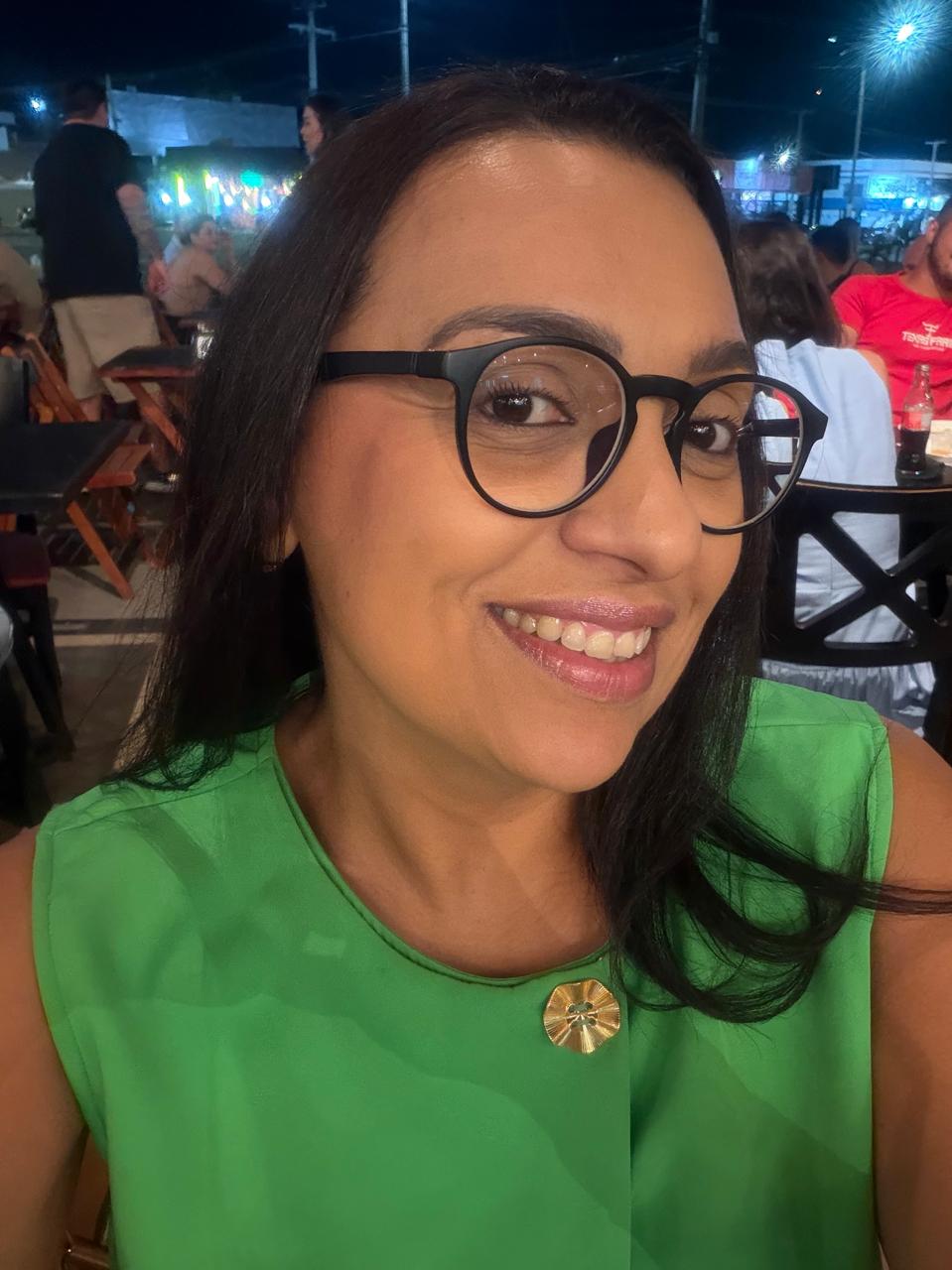 ALESSANDRA V., Beauty creator from Brazil