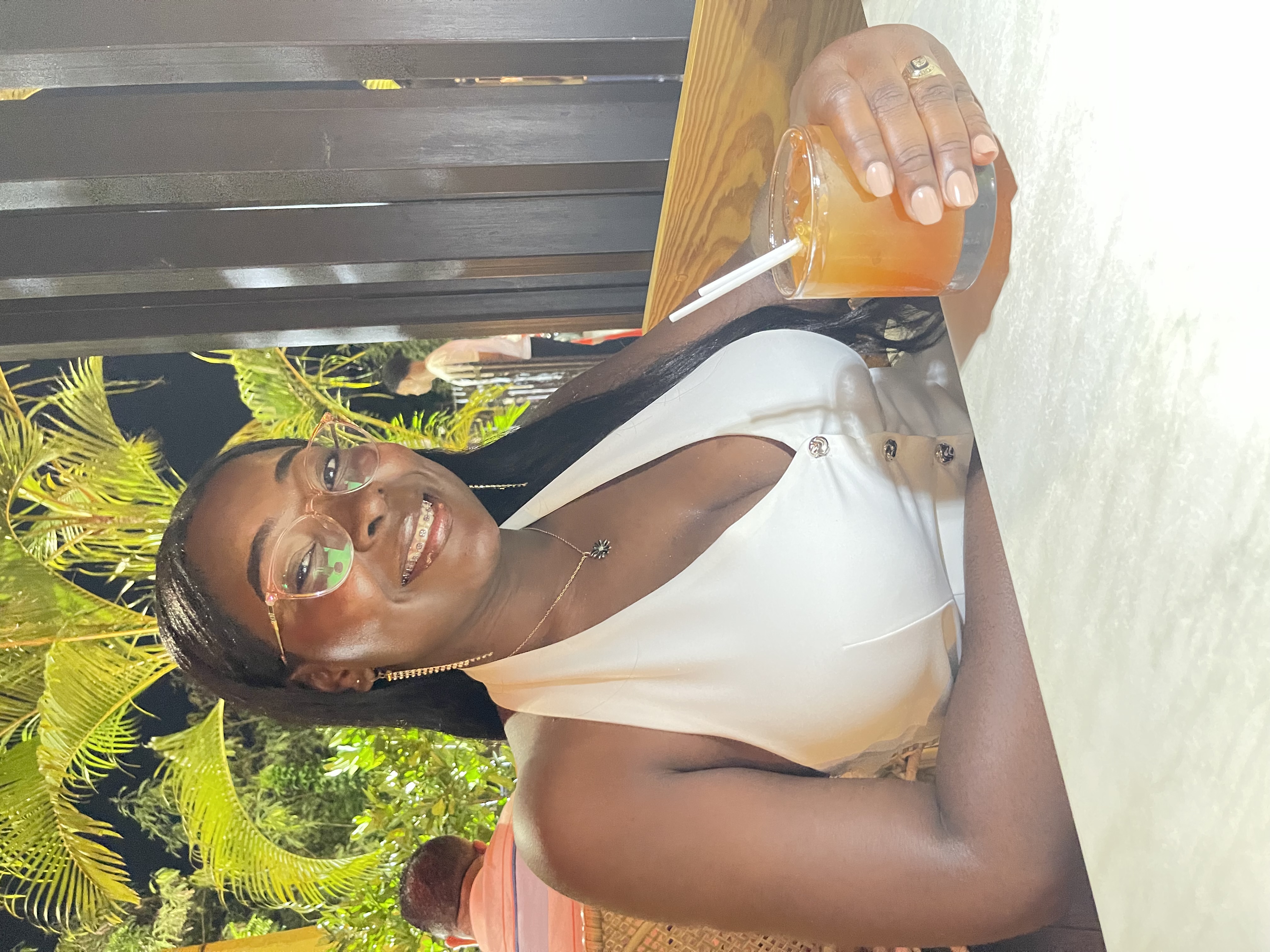 Maria C. — UGC Creator in Dominican Republic — Beauty content — photo 6