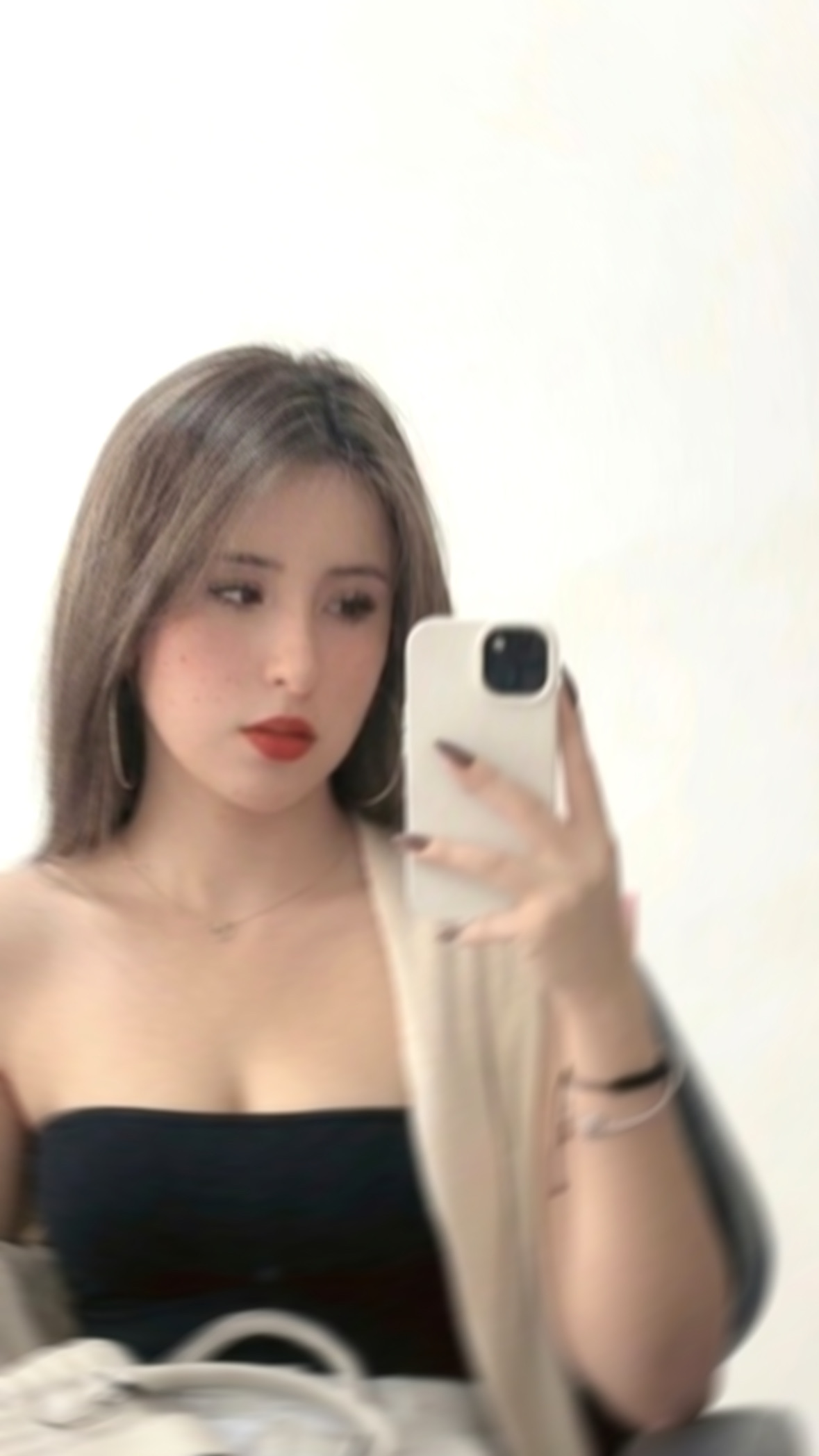 Alejandra C. — UGC Creator in Ecuador — Beauty content — photo 1
