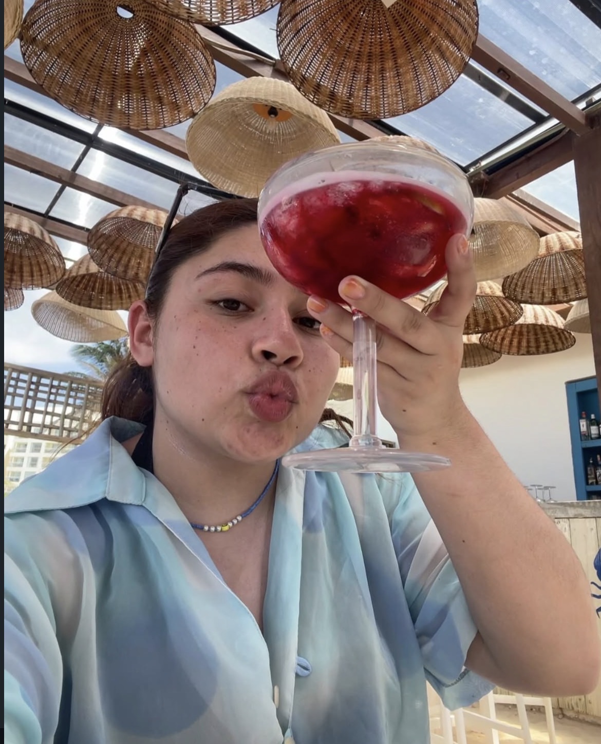 Bebidas de color en algún lugar 🌊